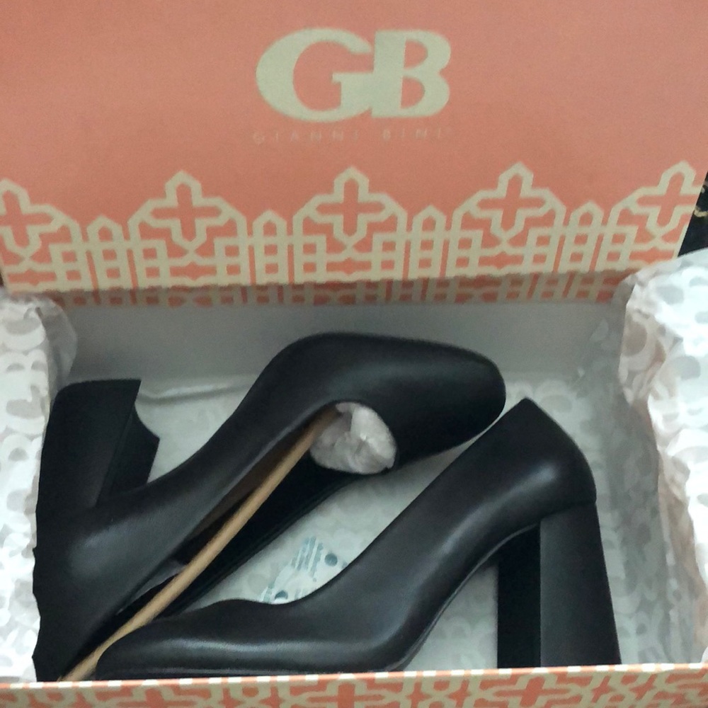 Gianni Bini Leather Heels 6.5 NEW